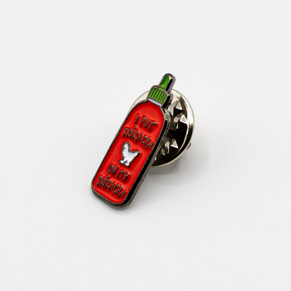 Enamel pin "Sriracha"